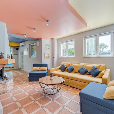 Blue Dolphin Apartment - Private Indoor Pool, Jacuzzi, Garden Split Exterior photo