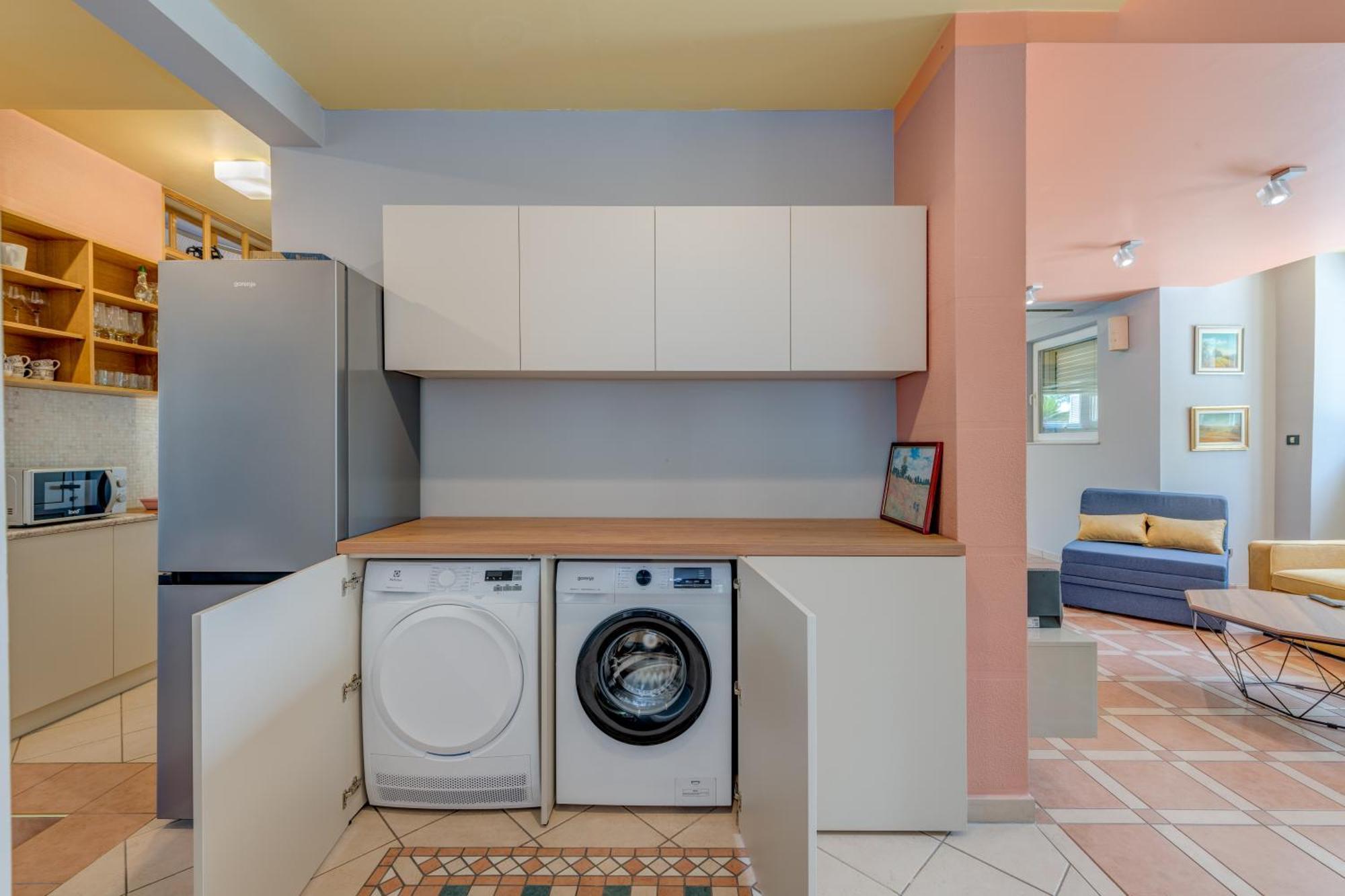 Blue Dolphin Apartment - Private Indoor Pool, Jacuzzi, Garden Split Exterior photo