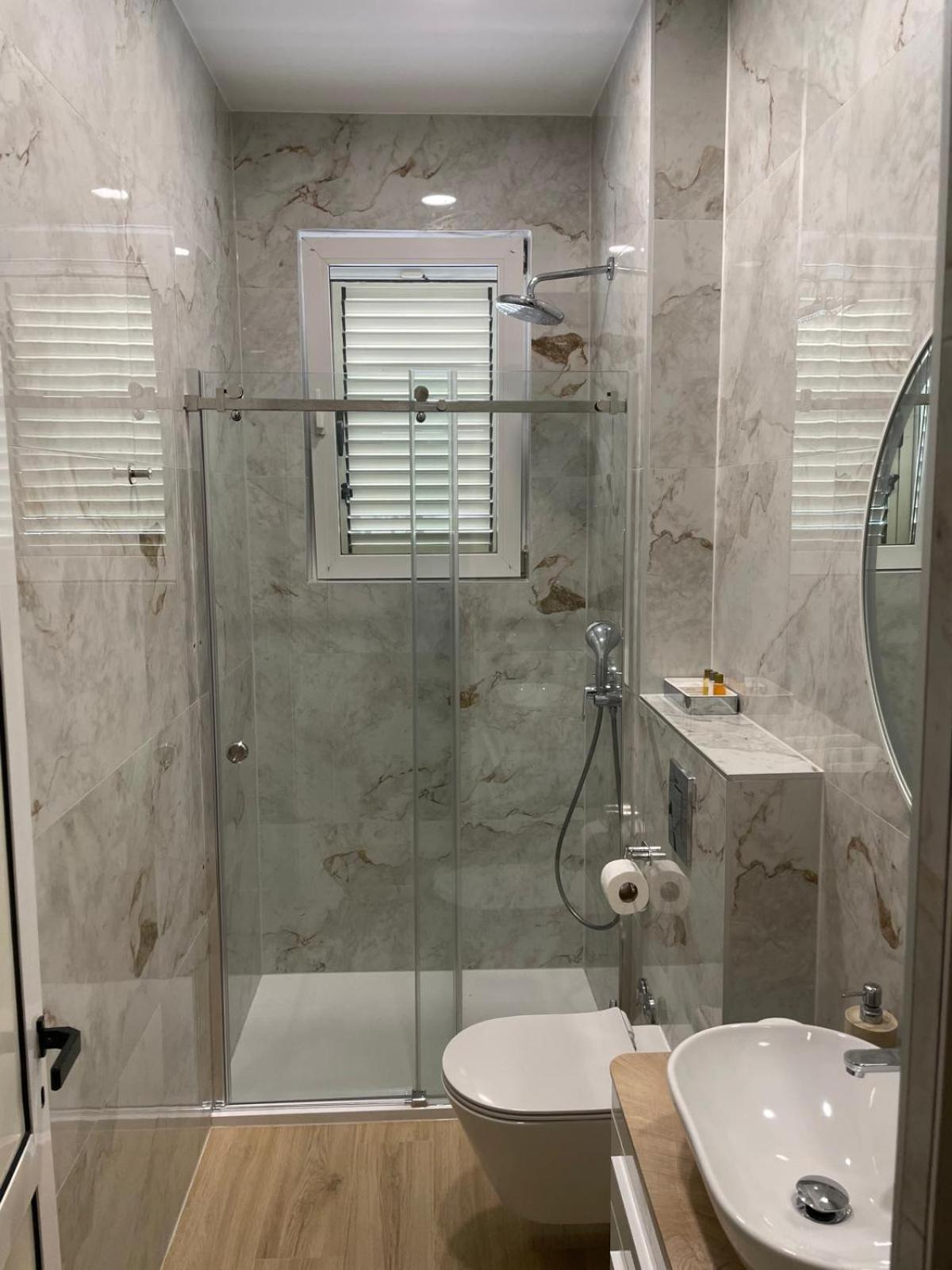 Blue Dolphin Apartment - Private Indoor Pool, Jacuzzi, Garden Split Exterior photo