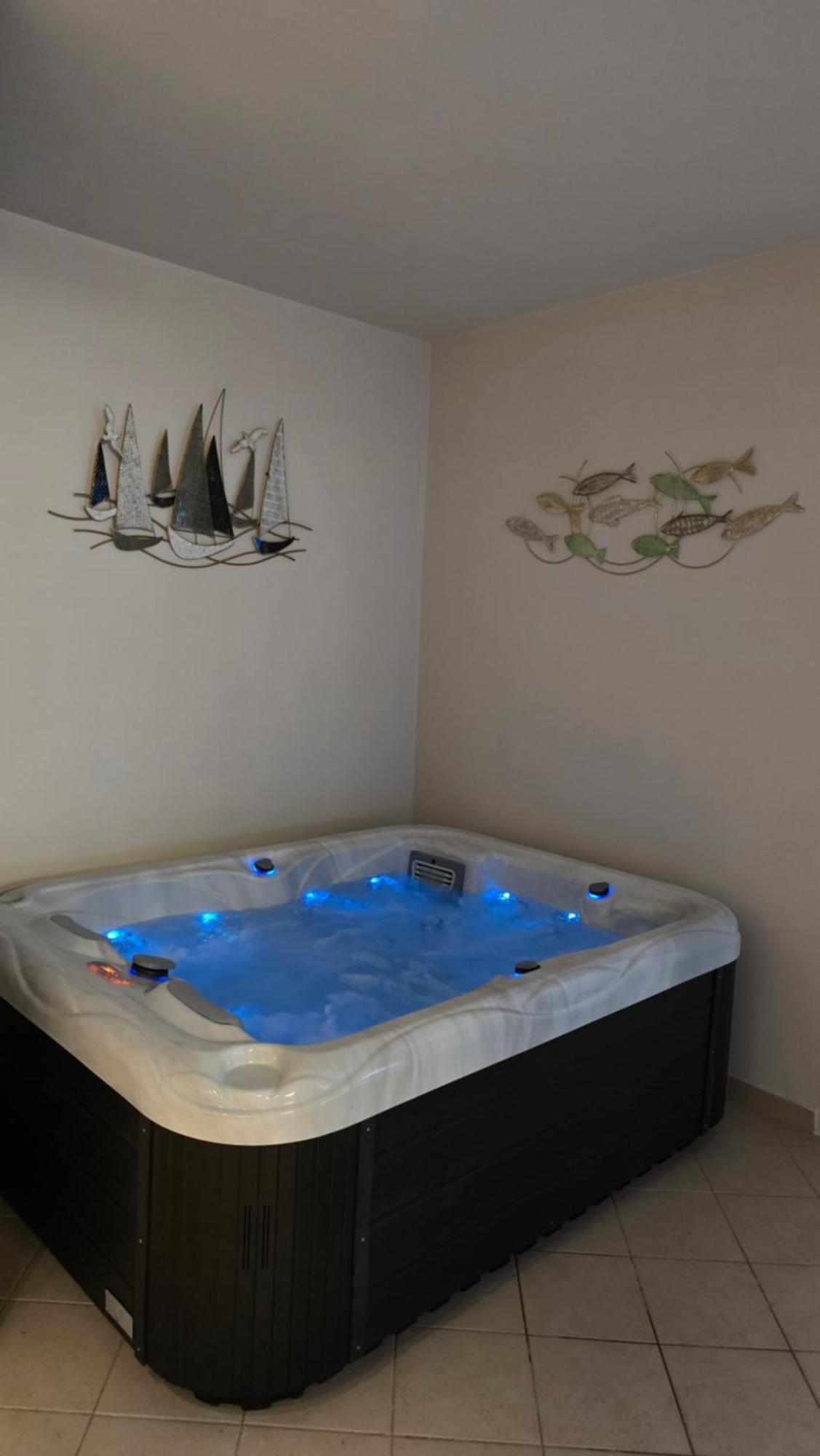 Blue Dolphin Apartment - Private Indoor Pool, Jacuzzi, Garden Split Exterior photo