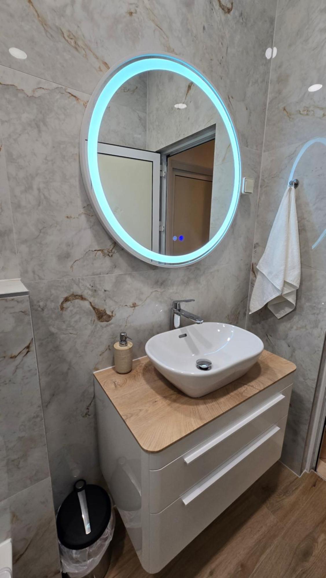 Blue Dolphin Apartment - Private Indoor Pool, Jacuzzi, Garden Split Exterior photo