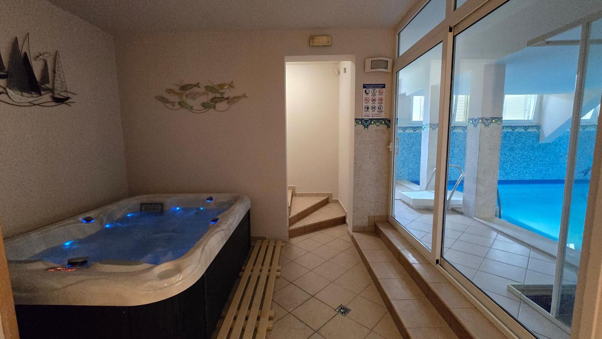 Blue Dolphin Apartment - Private Indoor Pool, Jacuzzi, Garden Split Exterior photo